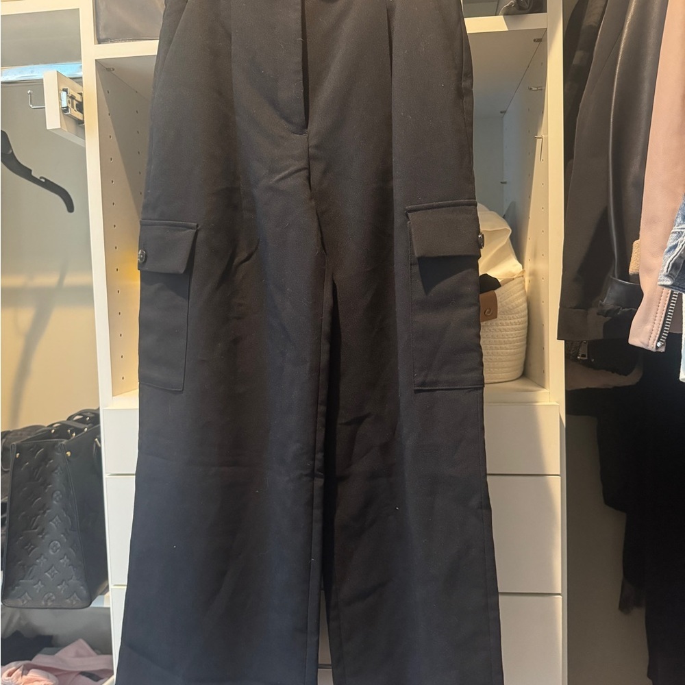 A & F Harper Wide Leg Cargo Pant - Picture 7 of 7